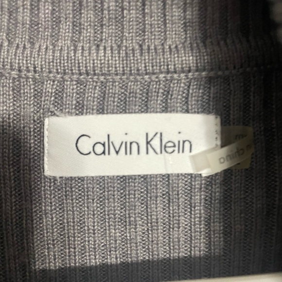 Calvin Klein Gray Ribbed Top - Picture 2 of 3